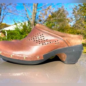 Merrell Studded Wedge Mules Womens Size 7 Brown Leather Slip On J56090 Coffee